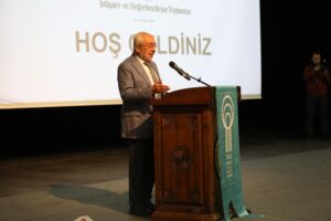 TDED GENEL BAŞKANI ERDEM DİLİMİZE YÖNELİK TEHLİKELERİ PAYLAŞTI
