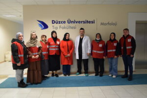 KIZILAY GÖNÜLLÜLERİ FARKINDALIK OLUŞTURDU KIZILAY GÖNÜLLÜLERİ FARKINDALIK OLUŞTURDU