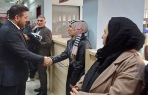 DÜZCE GÜLOĞLU’NU BAĞRINA BASTI