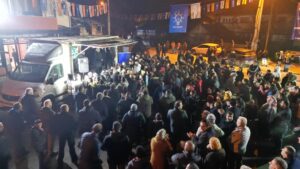 BAŞKAN FARUK ÖZLÜ’YE MİTİNG GİBİ MAHALLE TOPLANTISI BAŞKAN FARUK ÖZLÜ’YE MİTİNG GİBİ MAHALLE TOPLANTISI