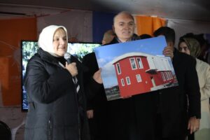 BAŞKAN FARUK ÖZLÜ’YE MİTİNG GİBİ MAHALLE TOPLANTISI BAŞKAN FARUK ÖZLÜ’YE MİTİNG GİBİ MAHALLE TOPLANTISI