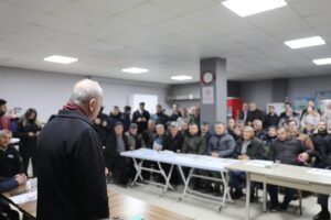 BAŞKAN ÖZLÜ 3 MAHALLEDE SEÇMENLERLE BULUŞTU