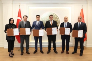 SANAYİDE İSTİHDAM ODAKLI KAYNAKÇILIK EĞİTİMİ PROTOKOLÜ İMZALANDI SANAYİDE İSTİHDAM ODAKLI KAYNAKÇILIK EĞİTİMİ PROTOKOLÜ İMZALANDI