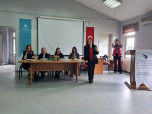 DÜZCE ÜNİVERSİTESİ’NDE “KADINA YÖNELİK ŞİDDETLE MÜCADELE” KONULU PROGRAM GERÇEKLEŞTİRİLDİ