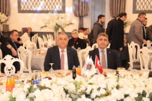 BİZ BÜYÜK BİR AİLEYİZ