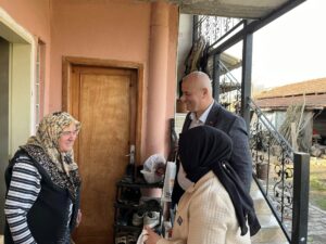 BAŞKAN ADAYI YILMAZ YILDIZ SIKMADIK EL BIRAKMIYOR