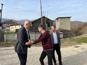 BAŞKAN ADAYI YILMAZ YILDIZ SIKMADIK EL BIRAKMIYOR