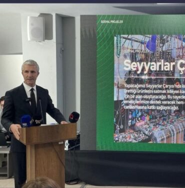 Koyu Mavi Kırmızı Beyaz Jenerik Haber Genel Haber Logo