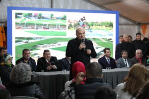 BAŞKAN ÖZLÜ BAHÇEŞEHİRLİLERLE BULUŞTU