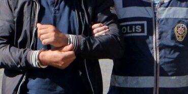 DÜZCEDE DEAŞ OPERASYONUNDA 4 KİŞİ YAKALANDI 1'İ CEZAEVİNDE 3'ÜNÜN GÖZALTI SÜRESİ UZATILDI duzcede-deas-operasyonu-gozaltilar-var-h1709630871-096f07
