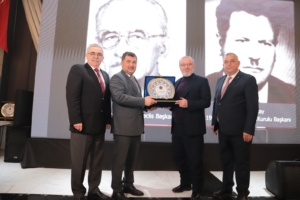 BİZ BÜYÜK BİR AİLEYİZ