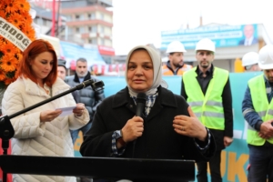 24 YILIN SONUNDA SORUN ÇÖZÜLDÜ ZİNCİRLİ KUYU İŞ MERKEZİ TEMELİ ATILDI 24 YILIN SONUNDA SORUN ÇÖZÜLDÜ ZİNCİRLİ KUYU İŞ MERKEZİ TEMELİ ATILDI