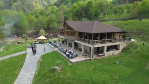AYDINPINAR TABİAT PARKI BAYRAMDA EN ÇOK TERCİH EDİLEN YER OLDU AYDINPINAR TABİAT PARKI BAYRAMDA EN ÇOK TERCİH EDİLEN YER OLDU