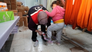 İHTİYAÇ SAHİPLERİNE BELEDİYENİN YARDIM ELİ UZANDI