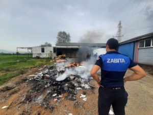 HAVA KİRLİLİĞİ YAPANLARA ZABITA EKİPLERİ GÖZ AÇTIRMIYOR HAVA KİRLİLİĞİ YAPANLARA ZABITA EKİPLERİ GÖZ AÇTIRMIYOR
