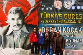 DÜZCE ÜNİVERSİTESİ ÖĞRENCİLERİ U23 KADINLAR GÜREŞ TÜRKİYE ŞAMPİYONASI'NDA PARLADI