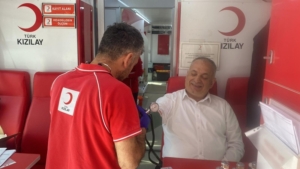 GÖRME ENGELLİ VEKİL'DEN KAN BAĞIŞI KAMPANYASINA DESTEK VERDİ