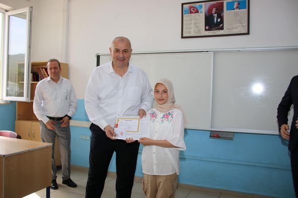 ÇİLİMLİ’DE KARNE HEYECANI: