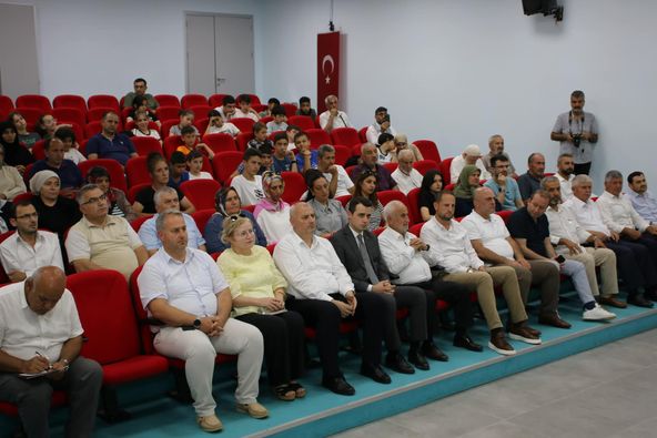 ÇİLİMLİ'DE ÖRNEK ÖĞRENCİLER ÖDÜLLENDİRİLDİ