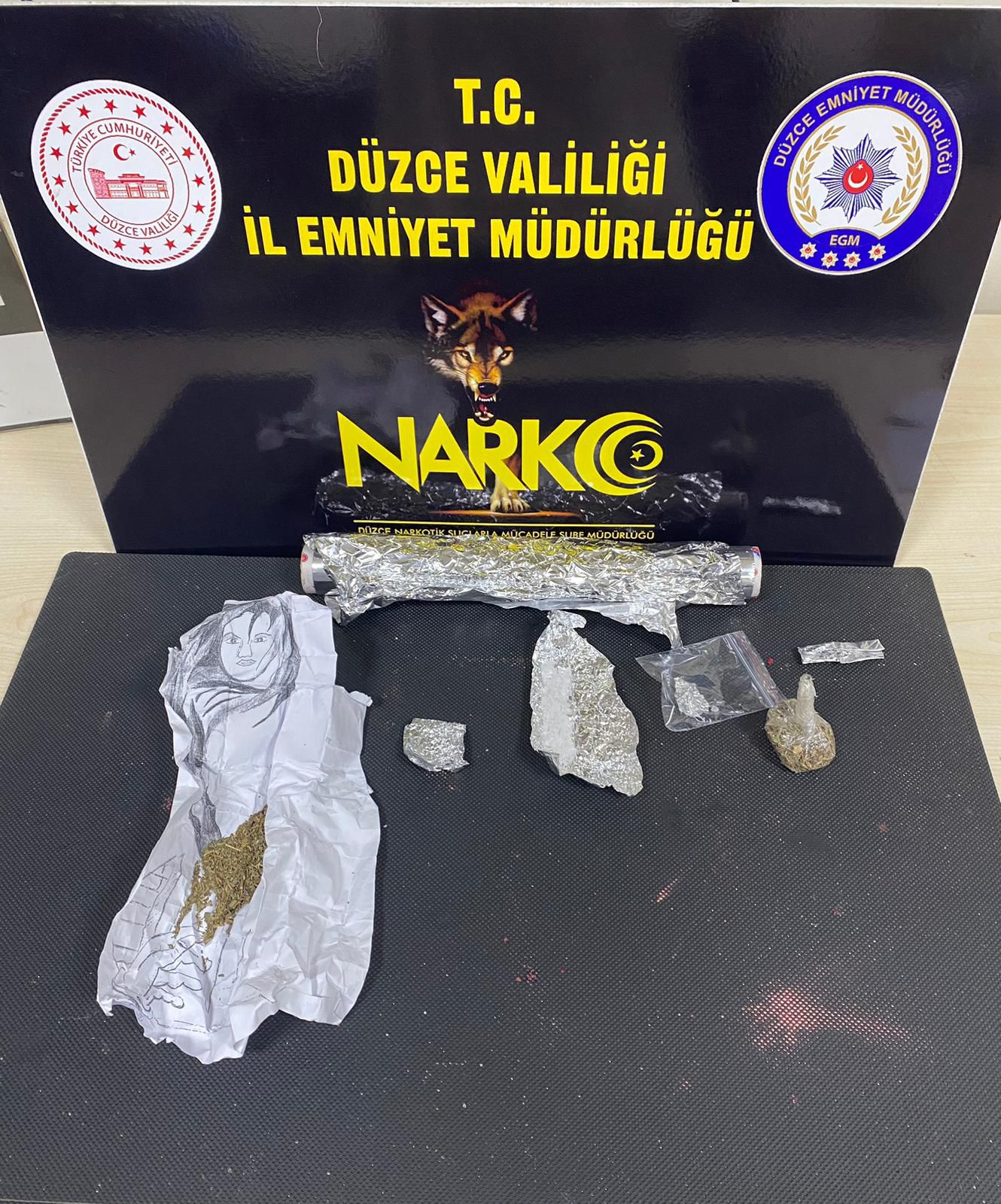DÜZCE'DE ZEHİR TACİRLERİNE DARBE: