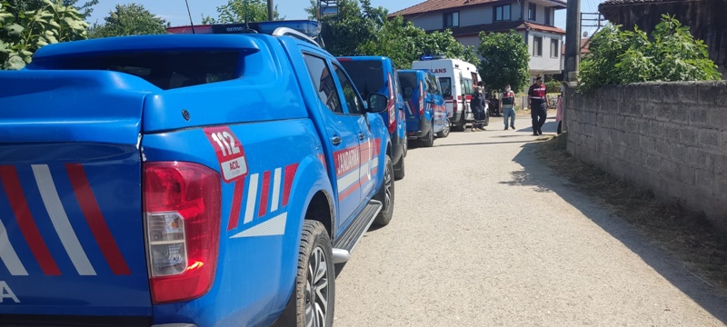 ÇİLİMLİ’DE ŞÜPHELİ KADIN CESEDİ BULUNDU ÇİLİMLİ’DE ŞÜPHELİ KADIN CESEDİ BULUNDU