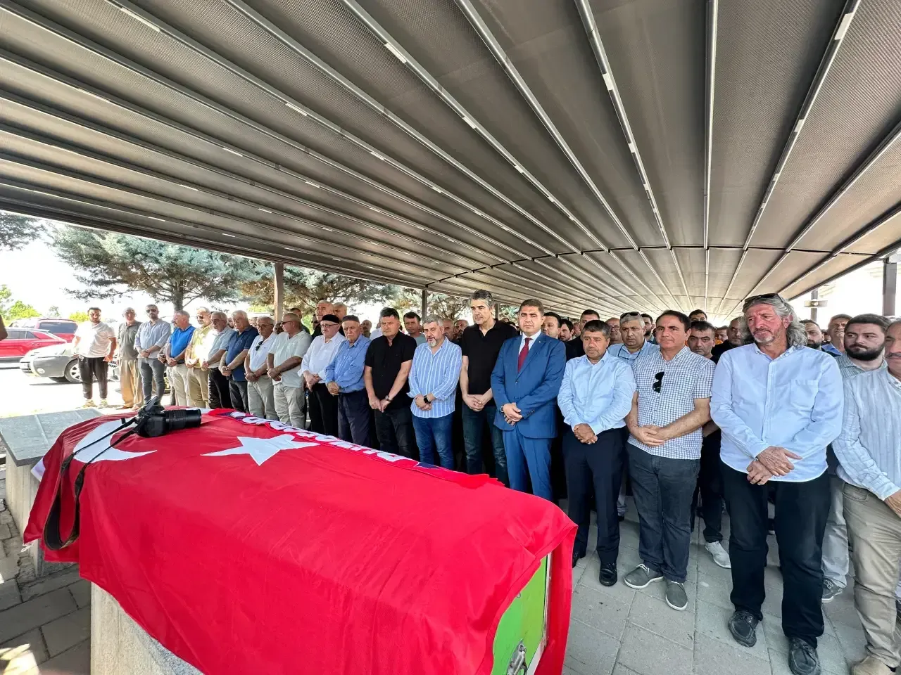 CİHAT TUTKUN SON YOLCULUĞUNA UĞURLANDI