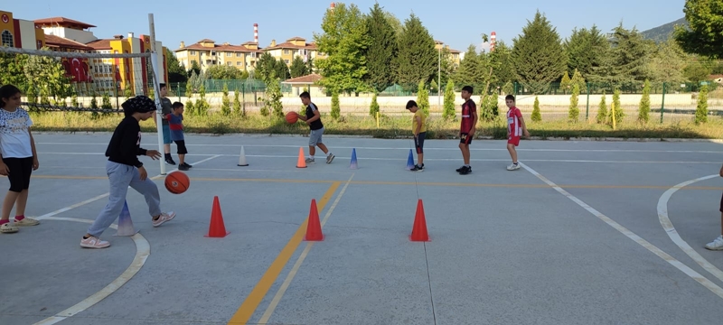 BEYKÖY'DE EĞLENCELİ YAZ SPOR OKULU SONA ERDİ