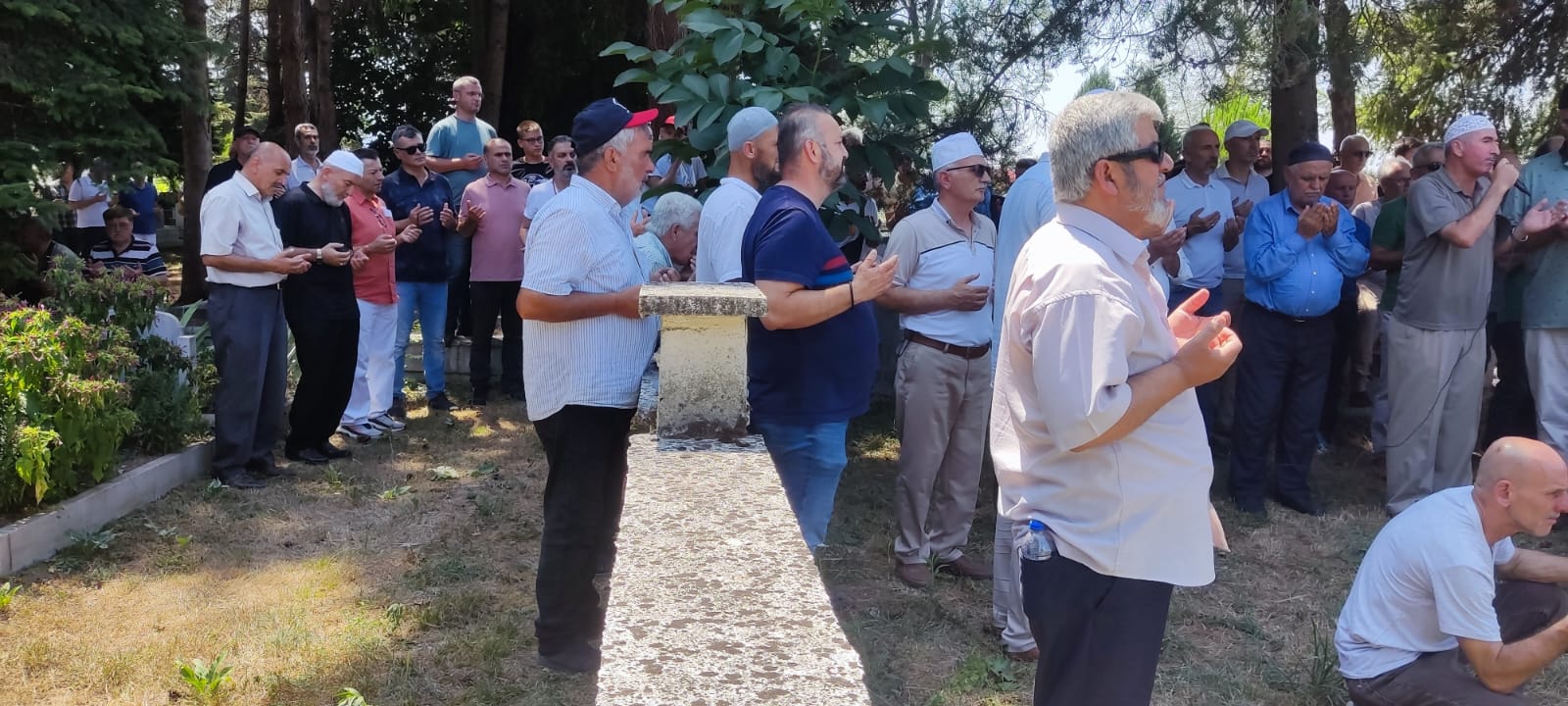 CİHAT TUTKUN SON YOLCULUĞUNA UĞURLANDI