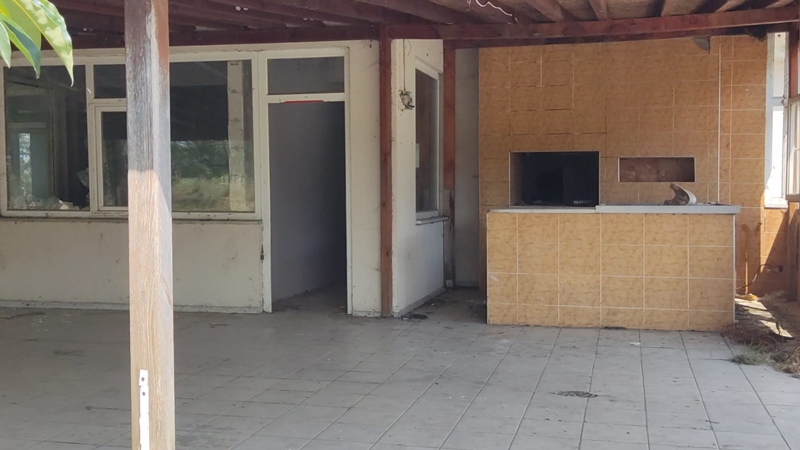 DEDEKORU TÜRBE VE MESİRE ALANI KADERİNE TERK EDİLDİ DEDEKORU TÜRBE VE MESİRE ALANI KADERİNE TERK EDİLDİ