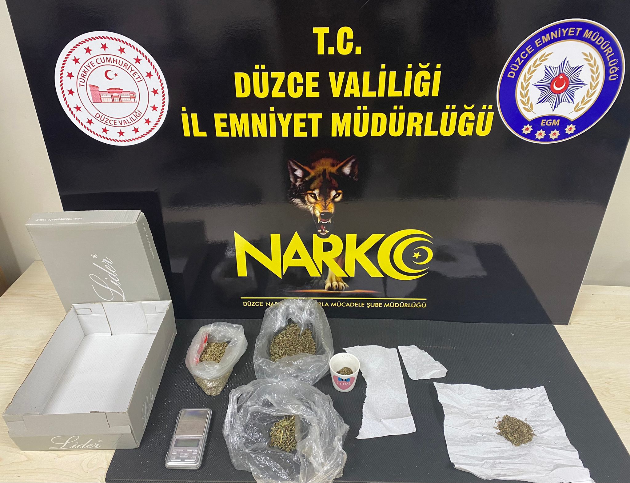 GÜMÜŞOVA'DA UYUŞTURUCU OPERASYONU GÜMÜŞOVA'DA UYUŞTURUCU OPERASYONU