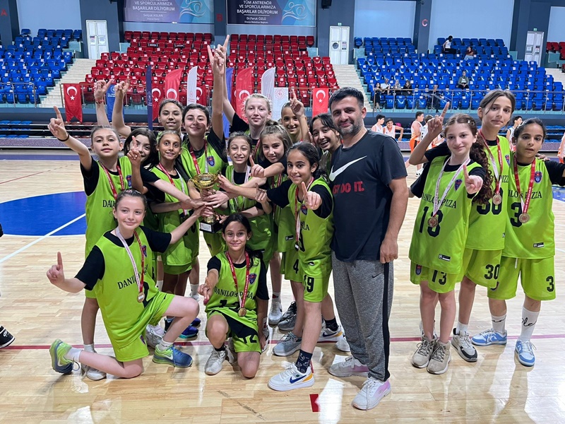 U-12 KIZLAR BASKETBOL YEREL LİGİ TAMAMLANDI