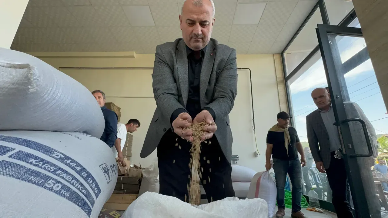 ÇİLİMLİ BELEDİYESİ SİYAH PİRİNÇ İÇİN HELAL BELGESİ ALDI ÇİLİMLİ BELEDİYESİ SİYAH PİRİNÇ İÇİN HELAL BELGESİ ALDI