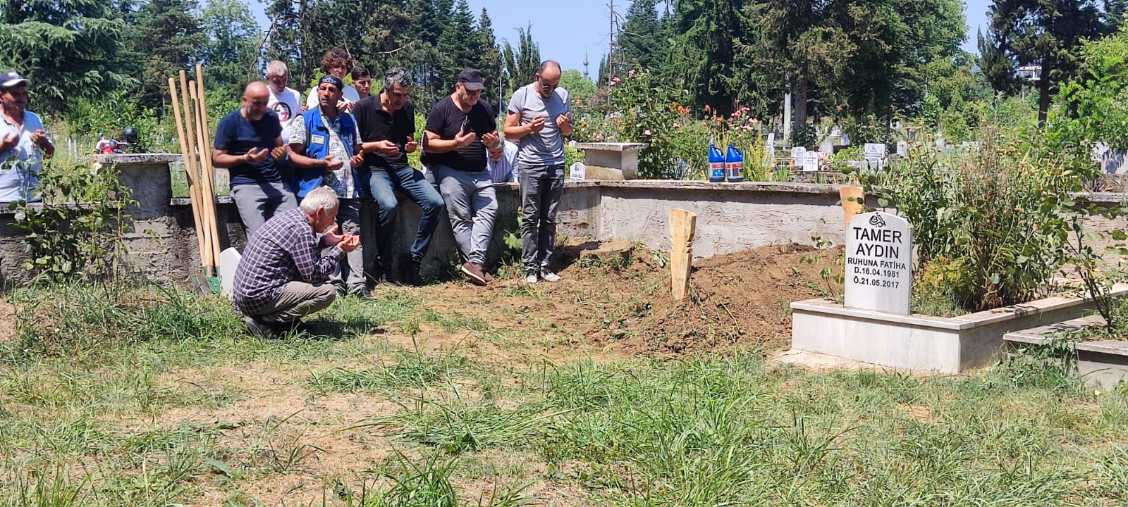 CİHAT TUTKUN SON YOLCULUĞUNA UĞURLANDI