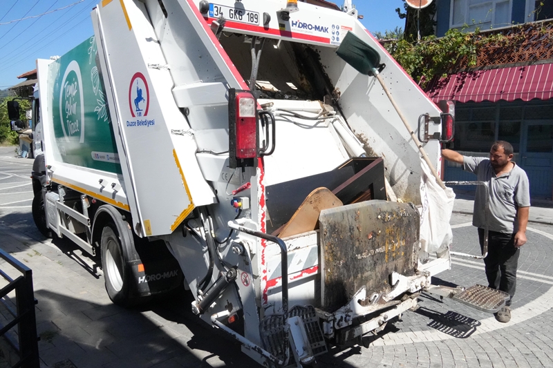 ÇÖP EVE EKİPLER MÜDAHALE ETTİ