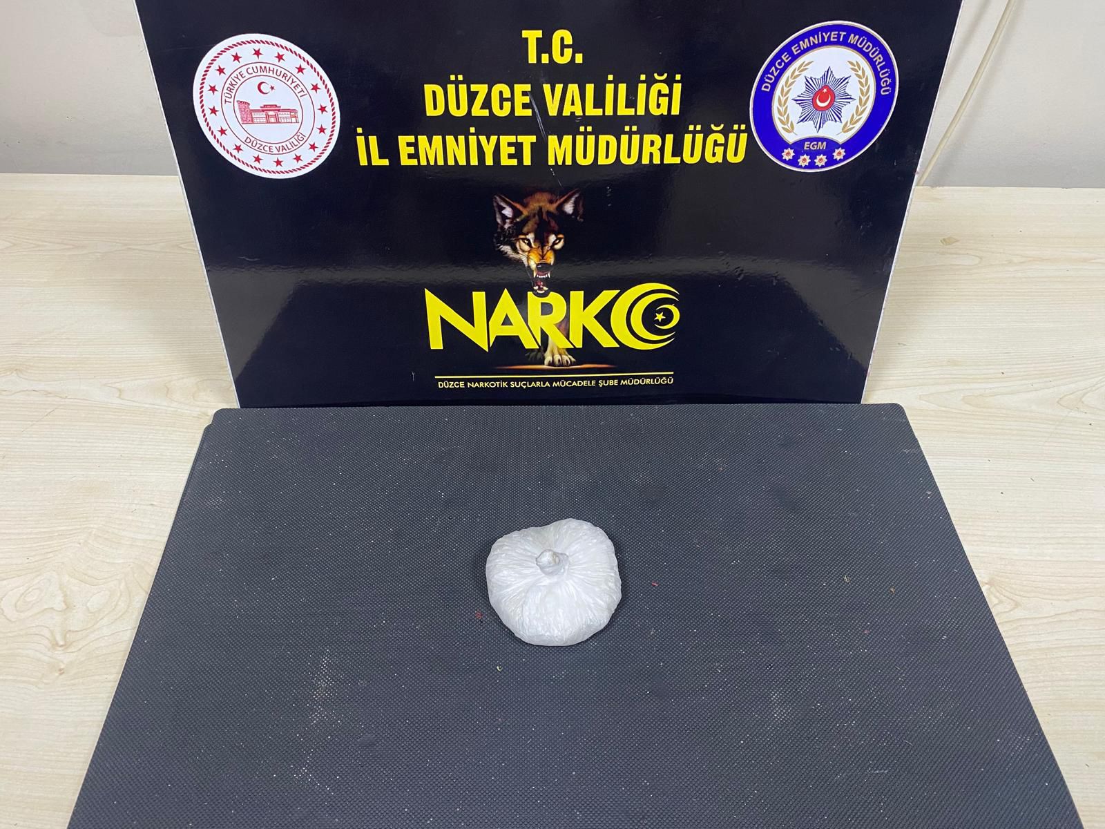 Düzce'de Uyuşturucu Operasyonu: Şüpheli S.Ö. Tutuklandı