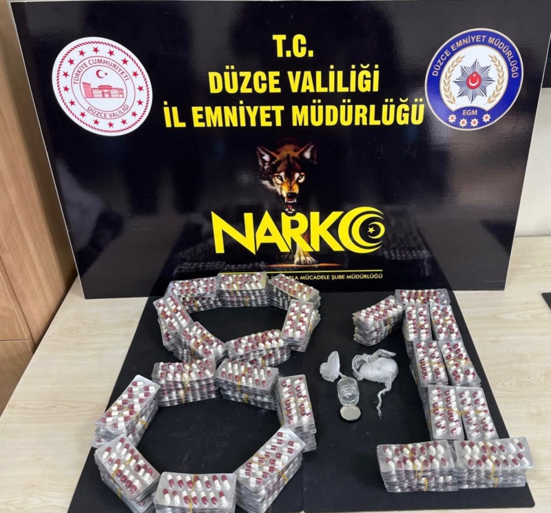 Düzce’De Uyuşturucu Operasyonu: İki Şahıs Yakalandı