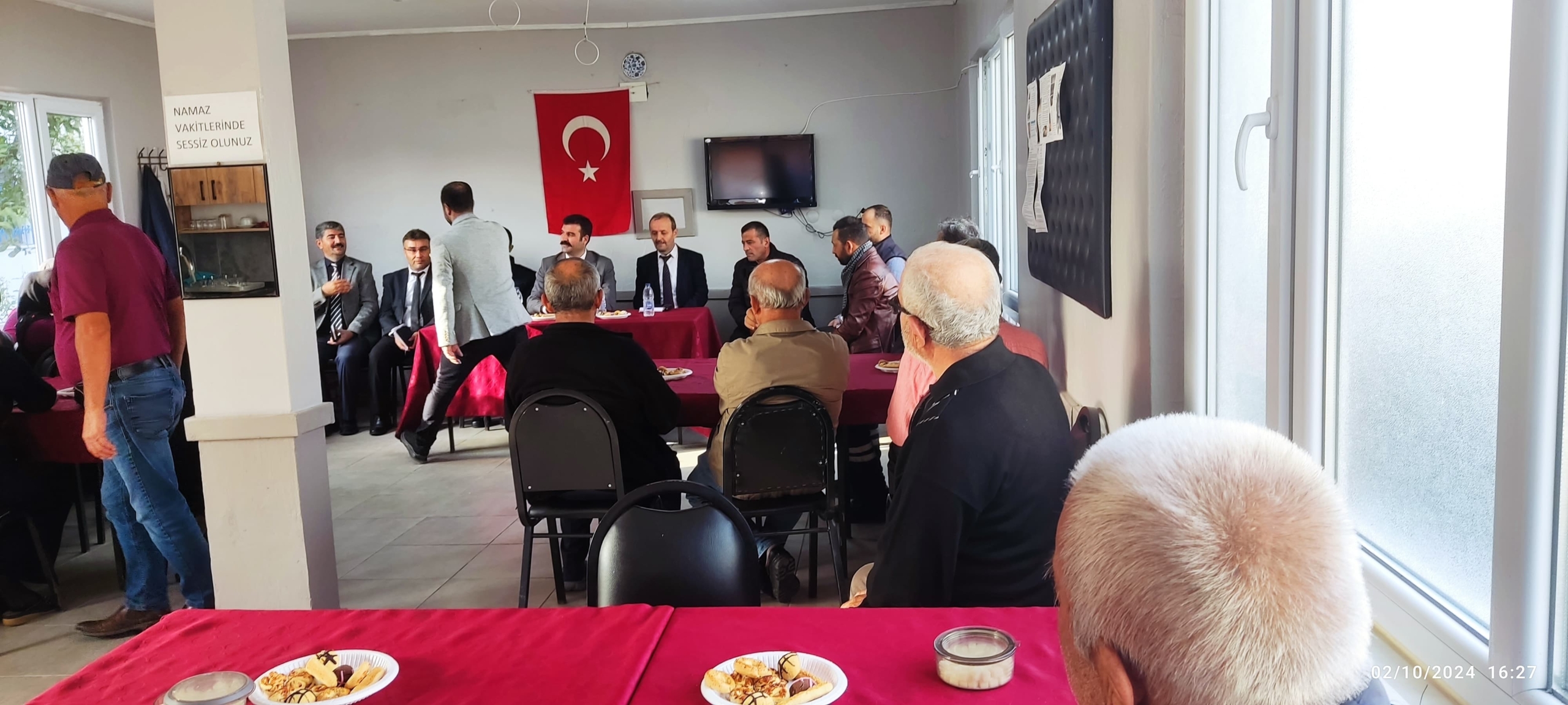 KAYMAKAM YOSUNKAYA VE İLÇE JANDARMA KOMUTANI'NDAN KÖY ZİYARETLERİ KAYMAKAM YOSUNKAYA VE İLÇE JANDARMA KOMUTANI'NDAN KÖY ZİYARETLERİ