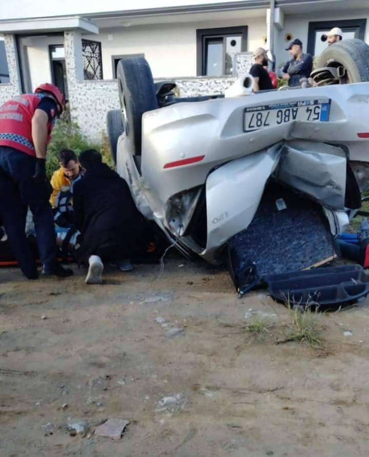 KOCAALİ ALANDERE'DE TRAFİK KAZASI: 3 YARALI