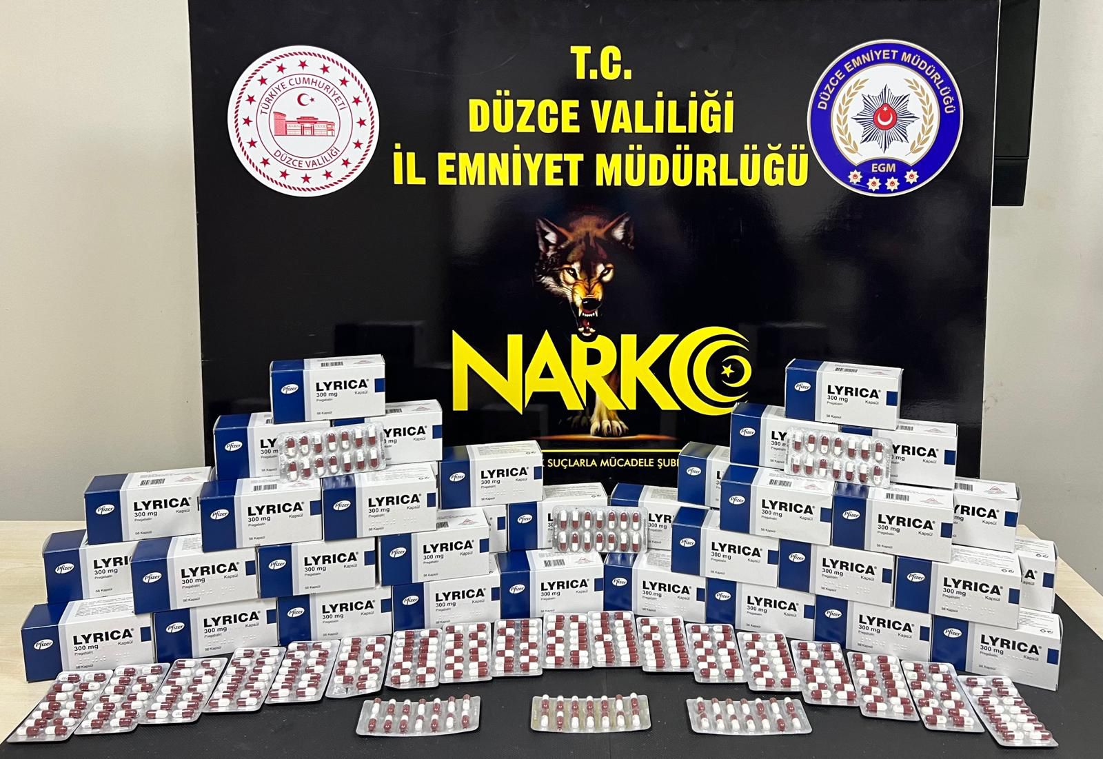 DÜZCE'DE UYUŞTURUCU OPERASYONU 5 KİŞİ TUTUKLANDI DÜZCE'DE UYUŞTURUCU OPERASYONU 5 KİŞİ TUTUKLANDI