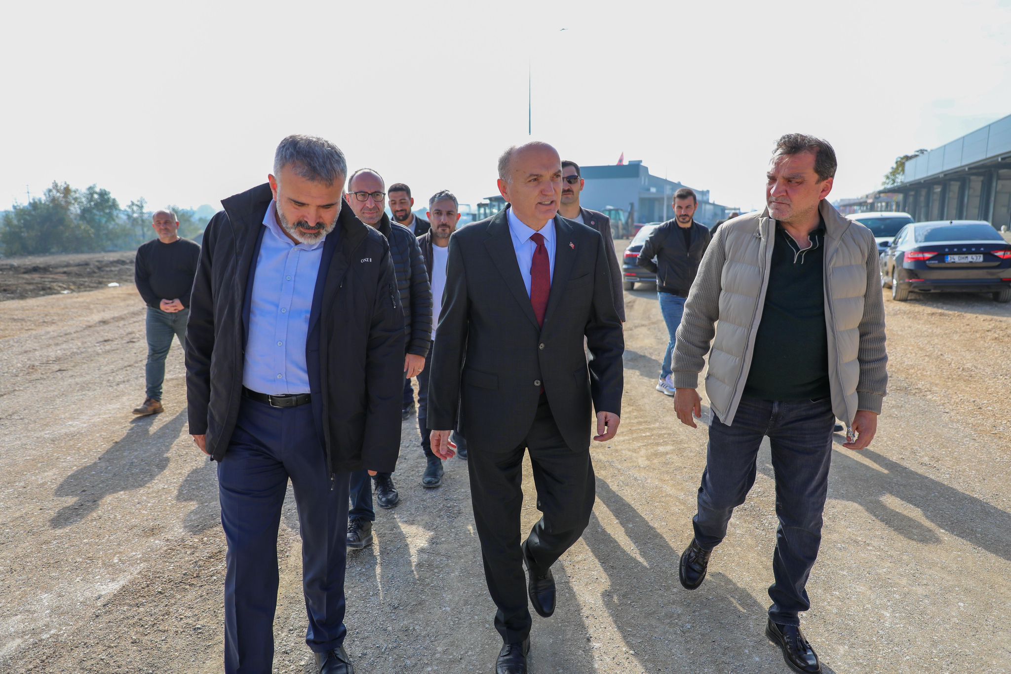 BAŞKAN ÖZLÜ’DEN ÇALIŞMALARA YAKIN MARKAJ BAŞKAN ÖZLÜ’DEN ÇALIŞMALARA YAKIN MARKAJ