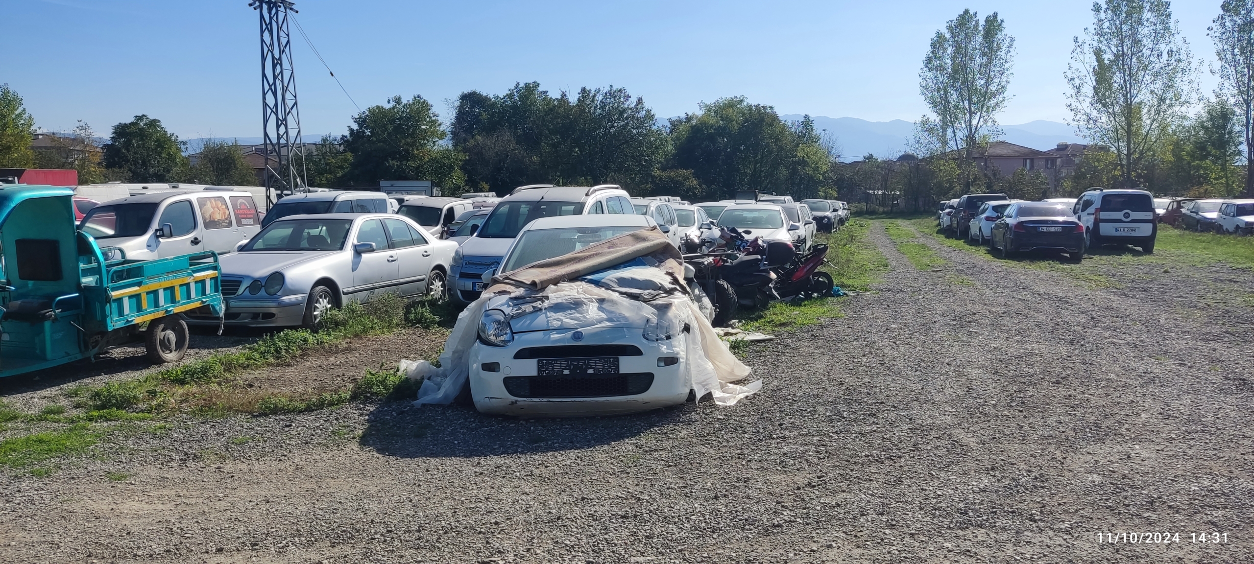 YEDİ EMİN OTOPARKLAR ARAÇLARLA DOLU YEDİ EMİN OTOPARKLAR ARAÇLARLA DOLU