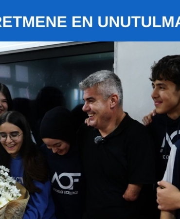 Mavi ve Beyaz Minimalist Dil Eğitimi Youtube Küçük Resmi (5)