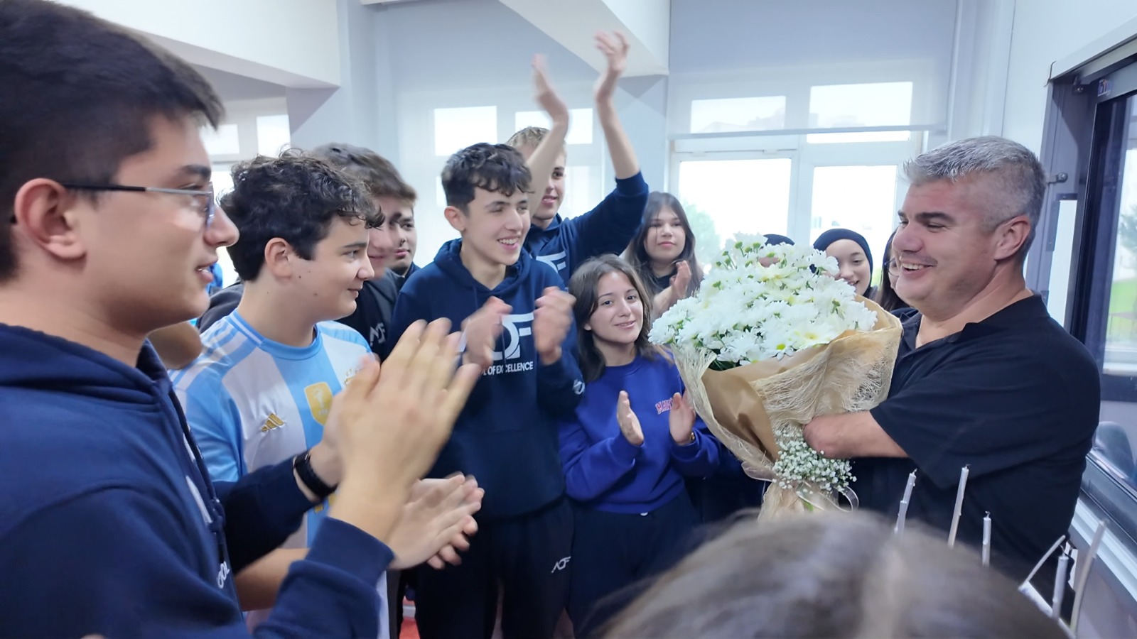 İSMAİL ÖĞRETMENE EN UNUTULMAZ 24 KASIM