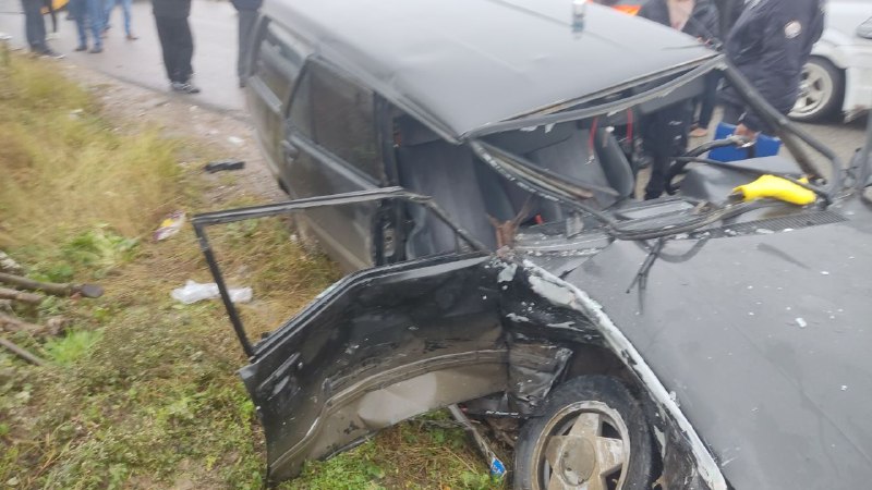 GÜMÜŞOVA'DA İKİ ARAÇ ÇARPIŞTI: 4 YARALI GÜMÜŞOVA'DA İKİ ARAÇ ÇARPIŞTI: 4 YARALI