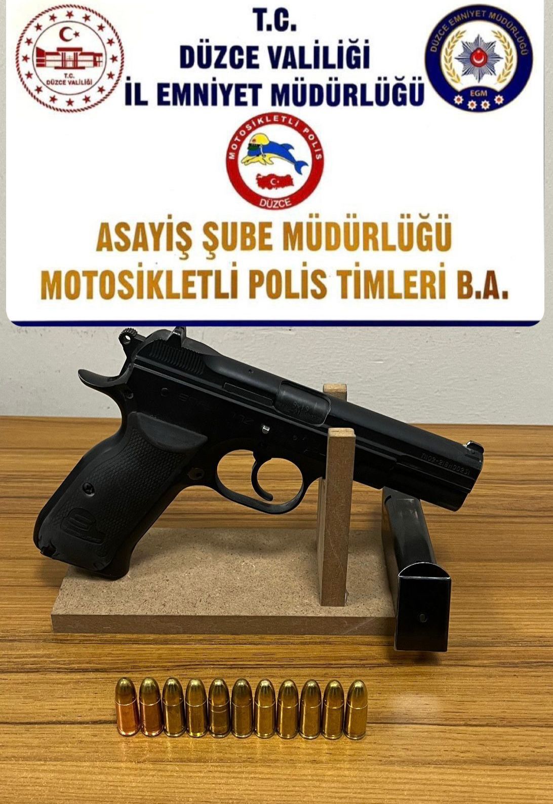 POLİS EKİPLERİ 22 KİŞİ'Yİ GÖZALTINA ALTINA ALDI POLİS EKİPLERİ 22 KİŞİ'Yİ GÖZALTINA ALTINA ALDI