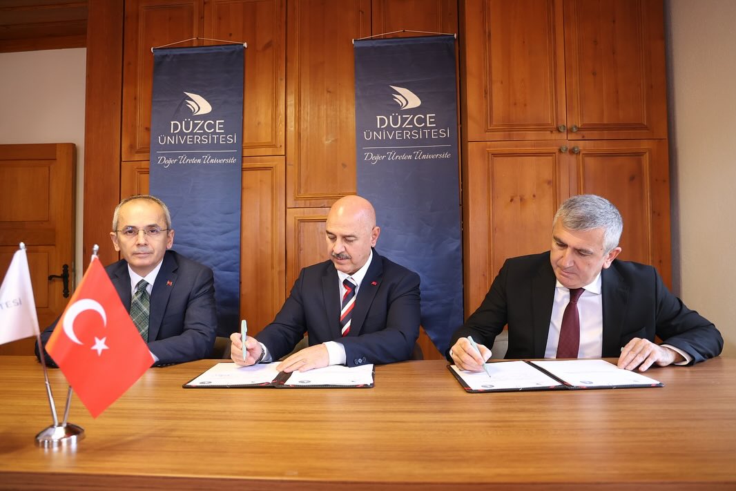 DÜZCE ÜNİVERSİTESİ AKÇAKOCA BELEDİYESİ PROTOKOL İMZALADI DÜZCE ÜNİVERSİTESİ AKÇAKOCA BELEDİYESİ PROTOKOL İMZALADI