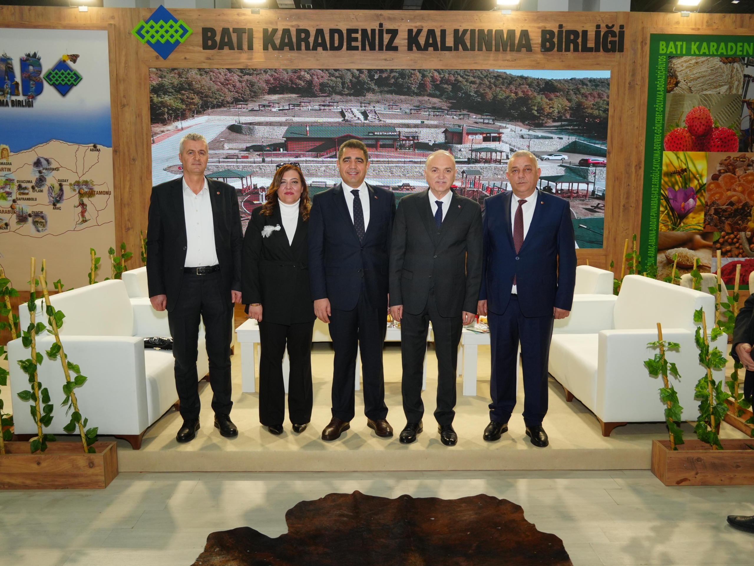 DÜZCE ULUSLAR ARASI ORGANİZASYONDA GÖRÜCÜYE ÇIKTI