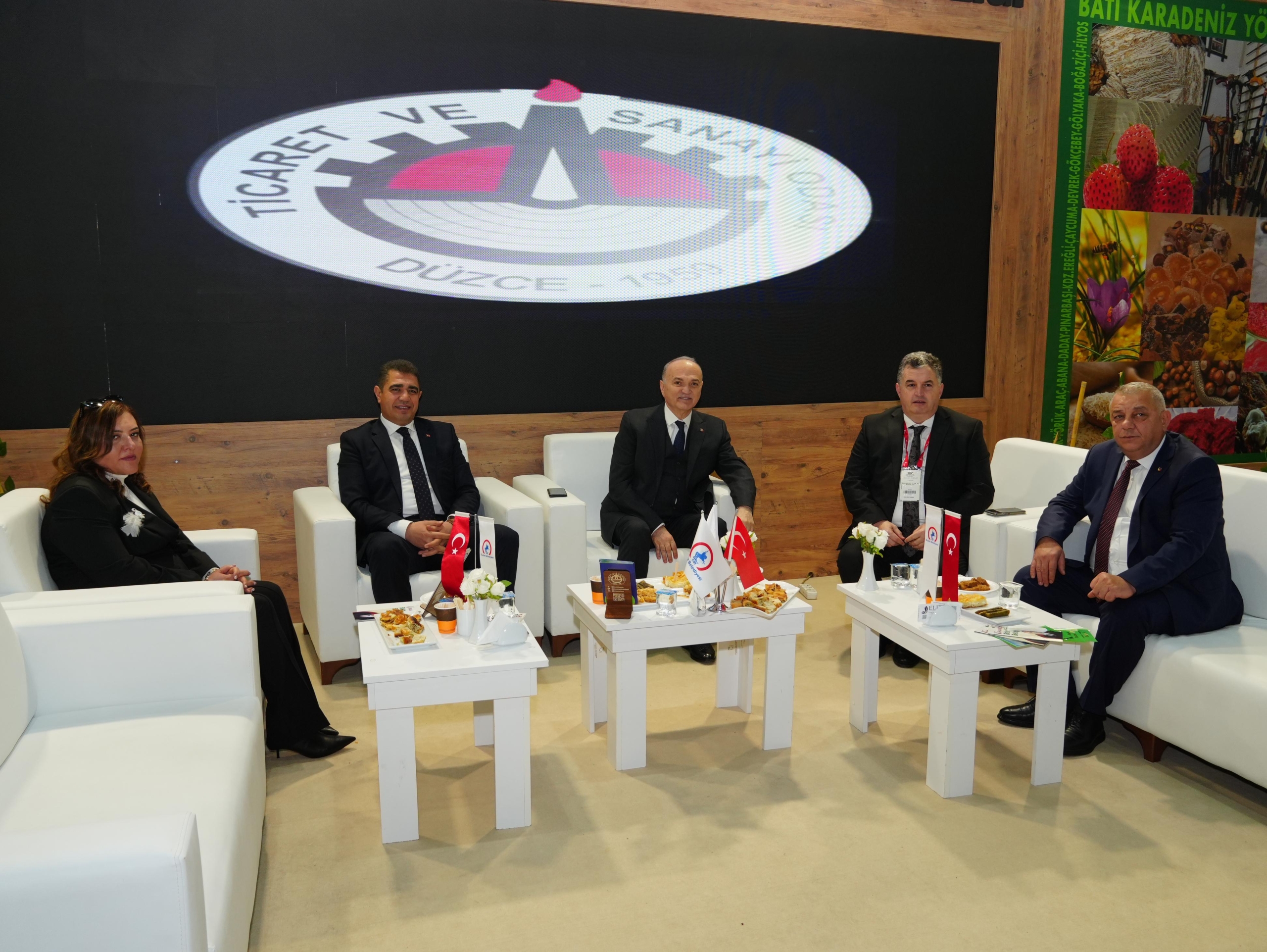 DÜZCE ULUSLAR ARASI ORGANİZASYONDA GÖRÜCÜYE ÇIKTI