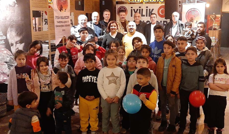 iyilik-bulasicidir-derneginden-mont-ve-bot-dagitimi-etkinligi-105634-20241216