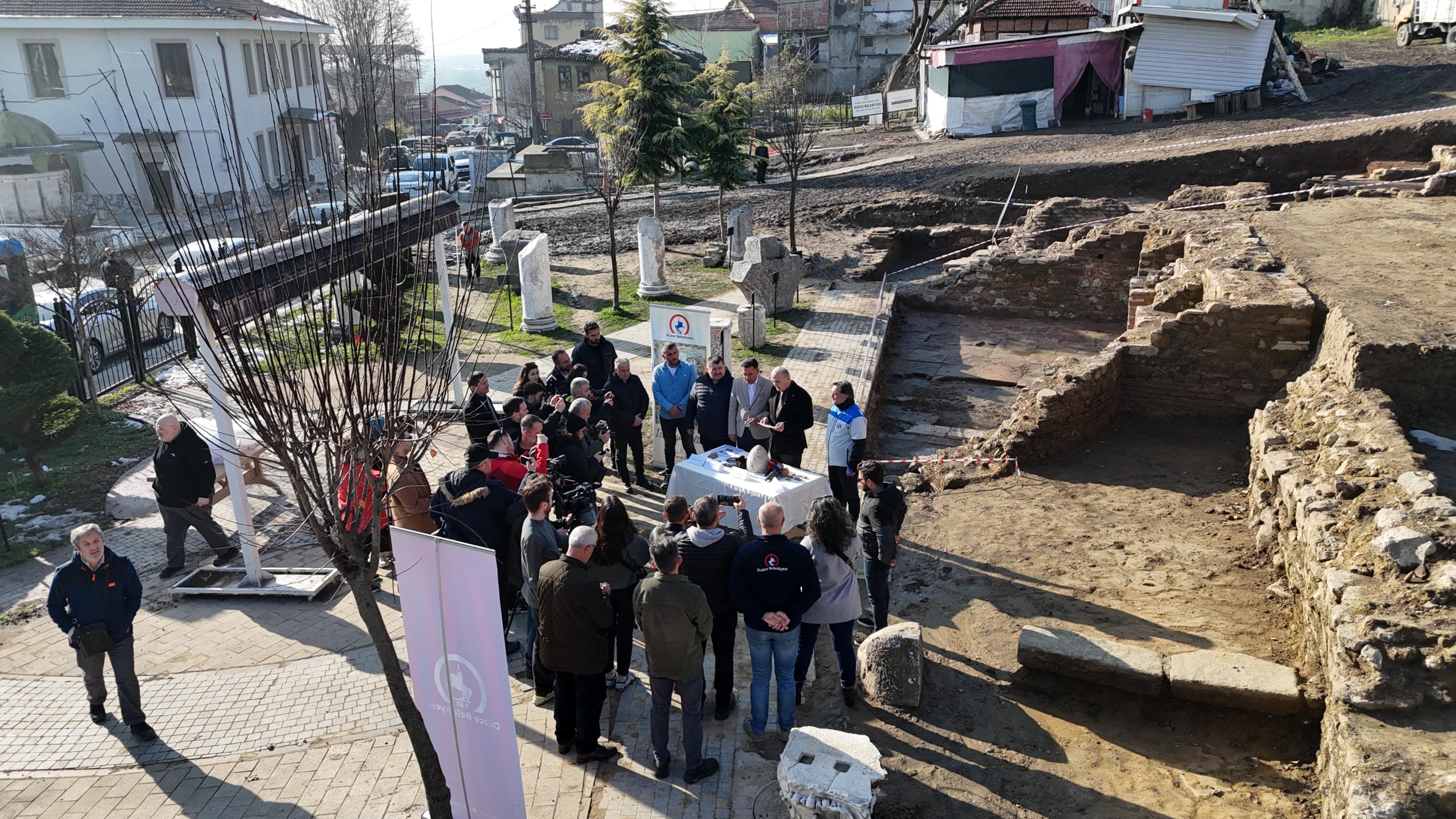ROMA DÖNEMİNE AİT TİYATRO BİLETİ BULUNDU ROMA DÖNEMİNE AİT TİYATRO BİLETİ BULUNDU